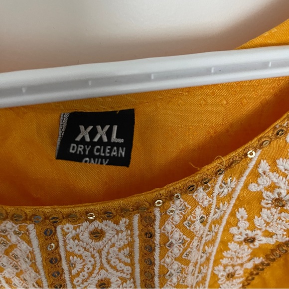 Embroidered long kurta - Picture 4 of 5